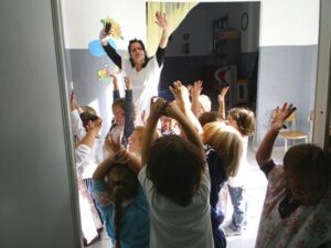 Bambini con le pitture