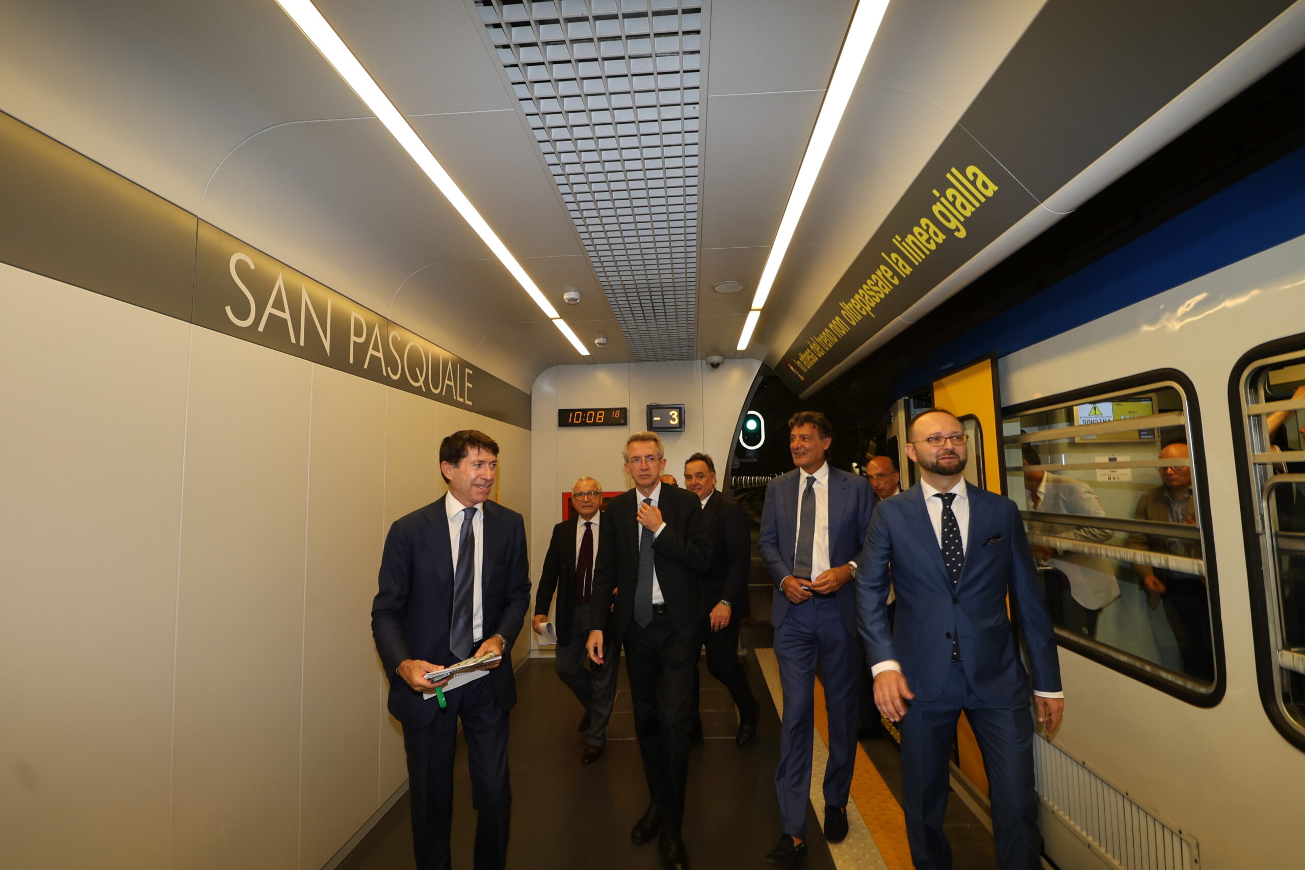 Corsa inaugurale della Linea 6 della Metropolitana