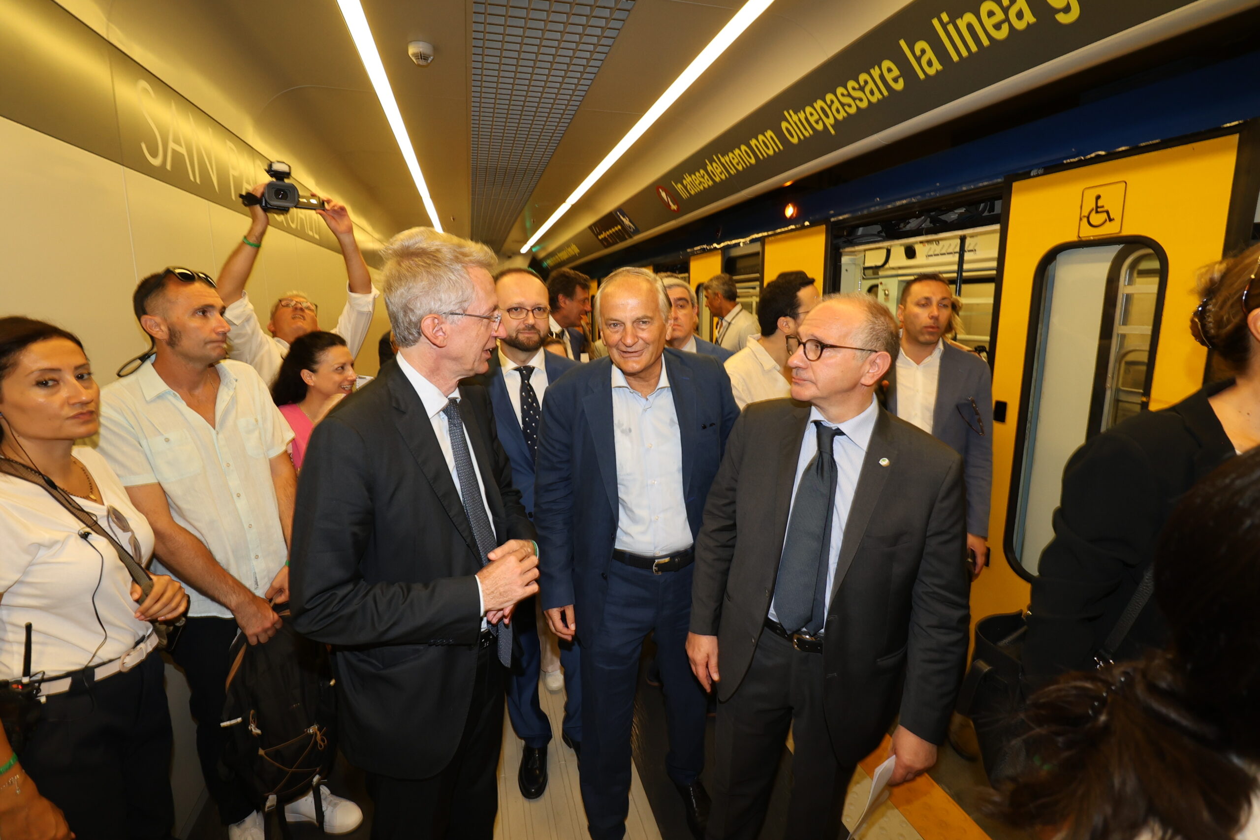 Corsa inaugurale della Linea 6 della Metropolitana