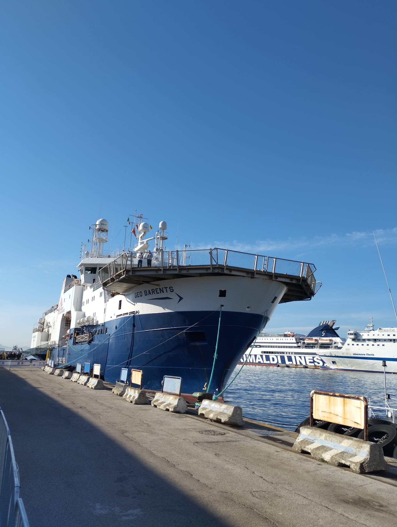 Accolta nel porto di Napoli la nave Geo Barents