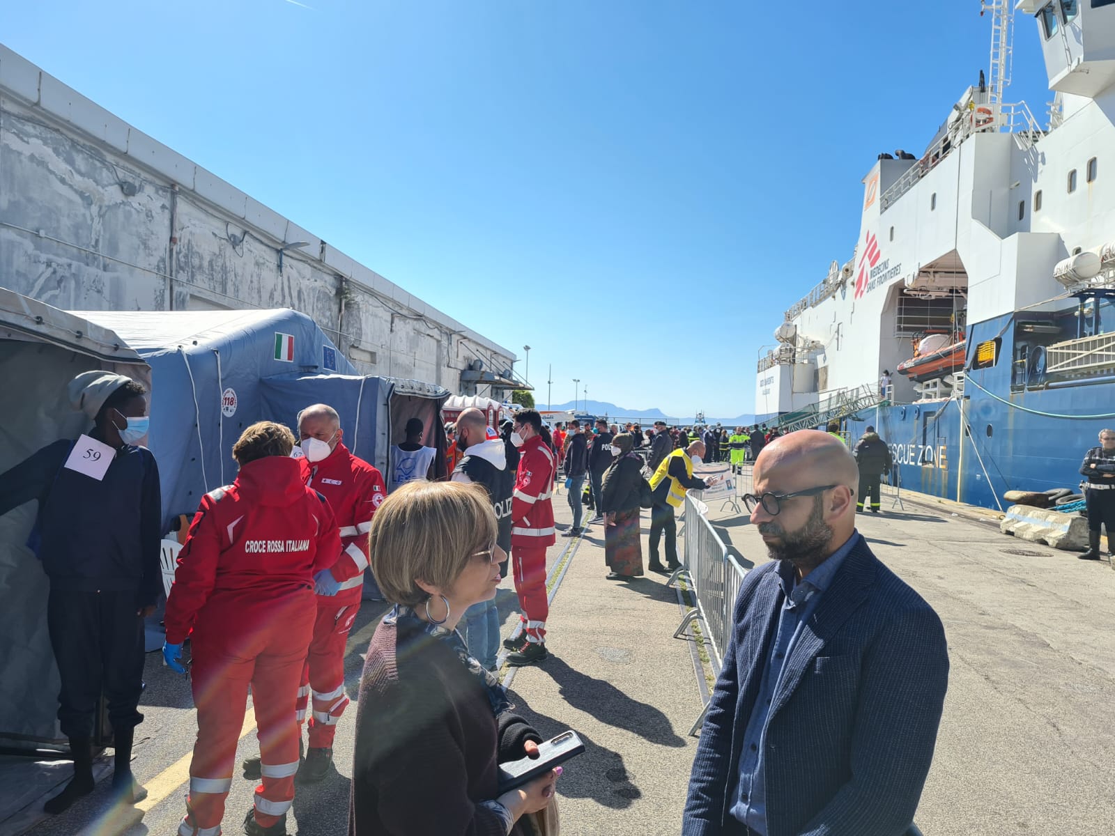 Accolta nel porto di Napoli la nave Geo Barents
