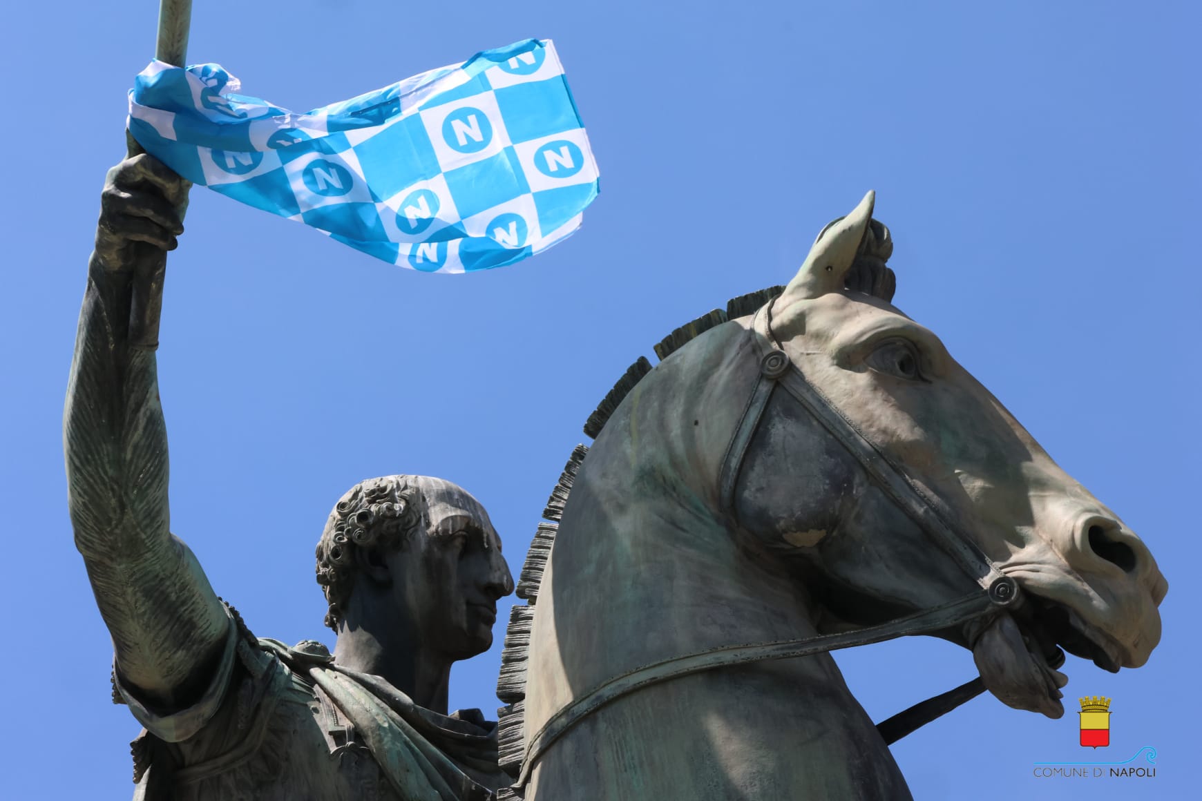 Napoli si risveglia Campione d'Italia!