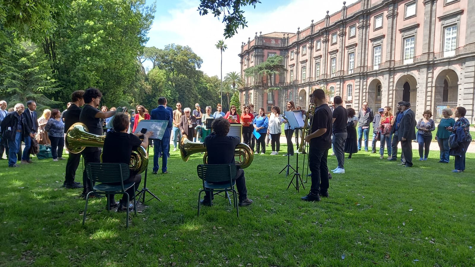 Piantumazione dell'Albero dell'Amicizia a Capodimonte