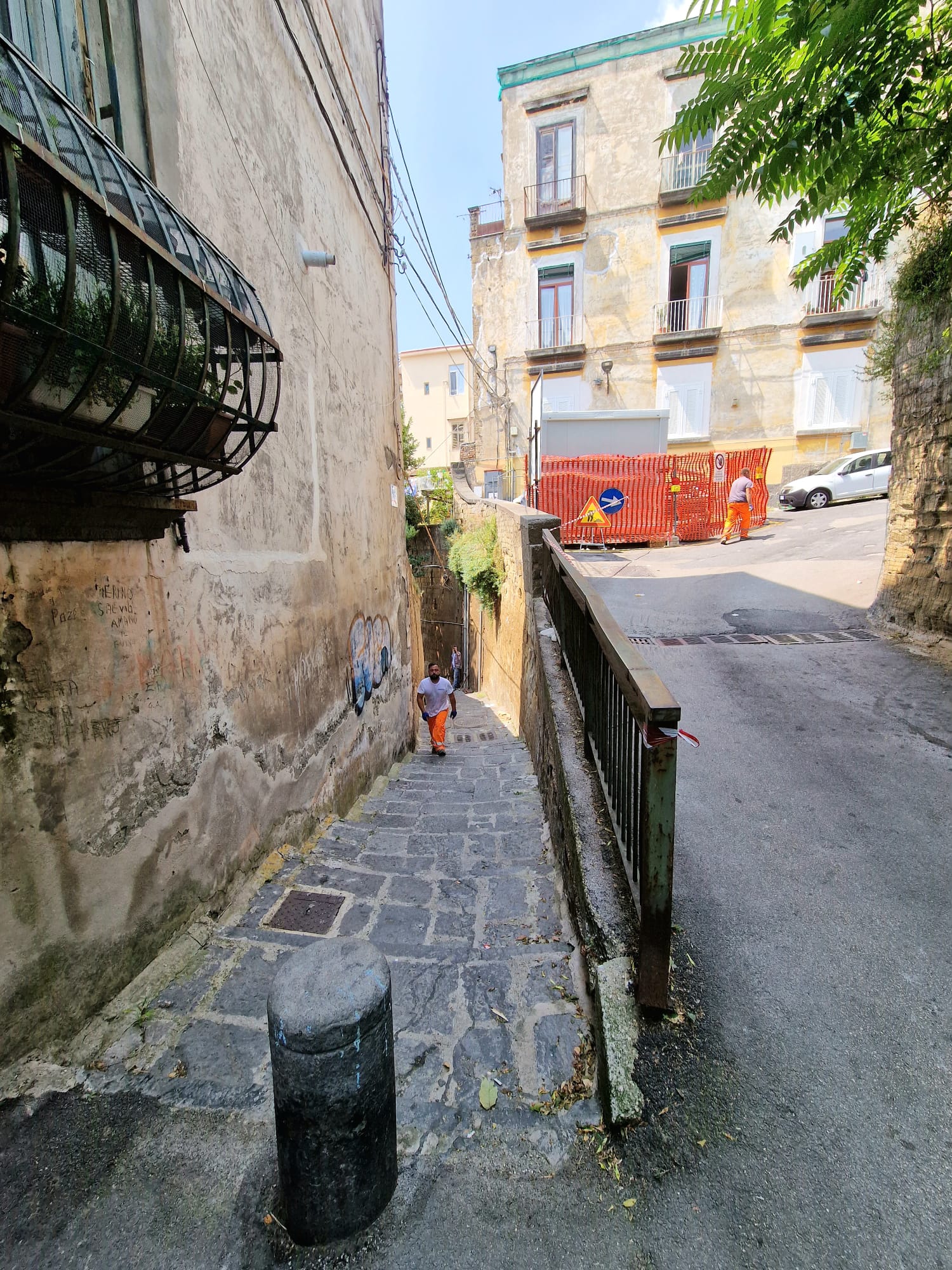 "Città verticale": parte dal Moiariello il piano di recupero delle antiche scale di Napoli