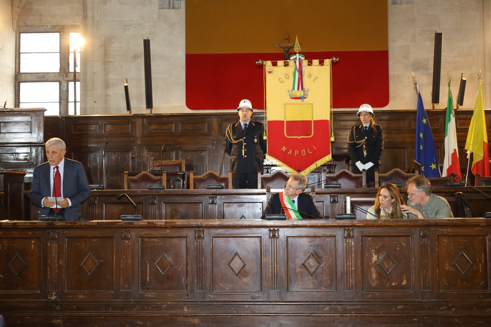 Julian Assange cittadino onorario di Napoli