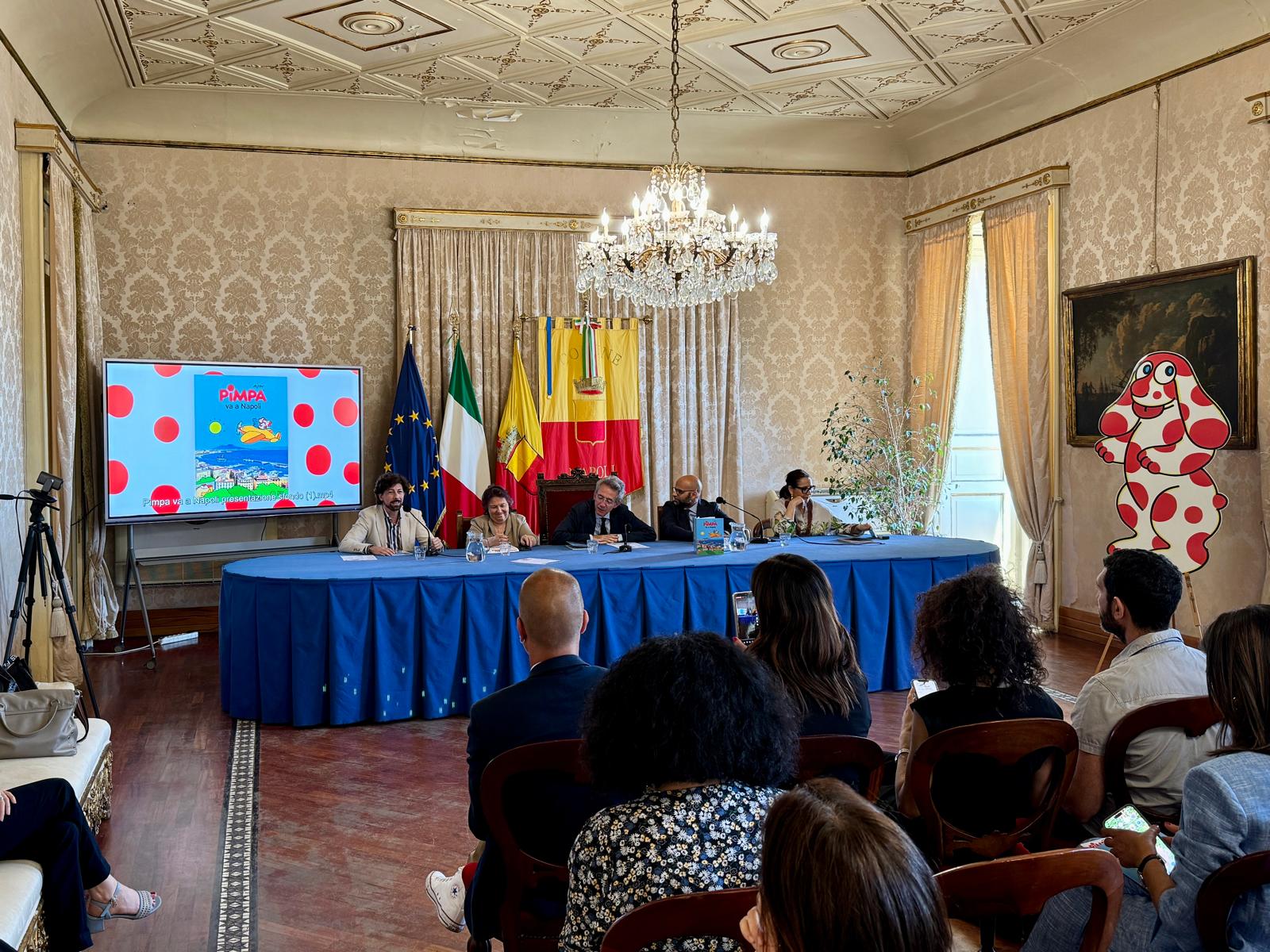 Pimpa va a Napoli: in libreria la guida per bambini