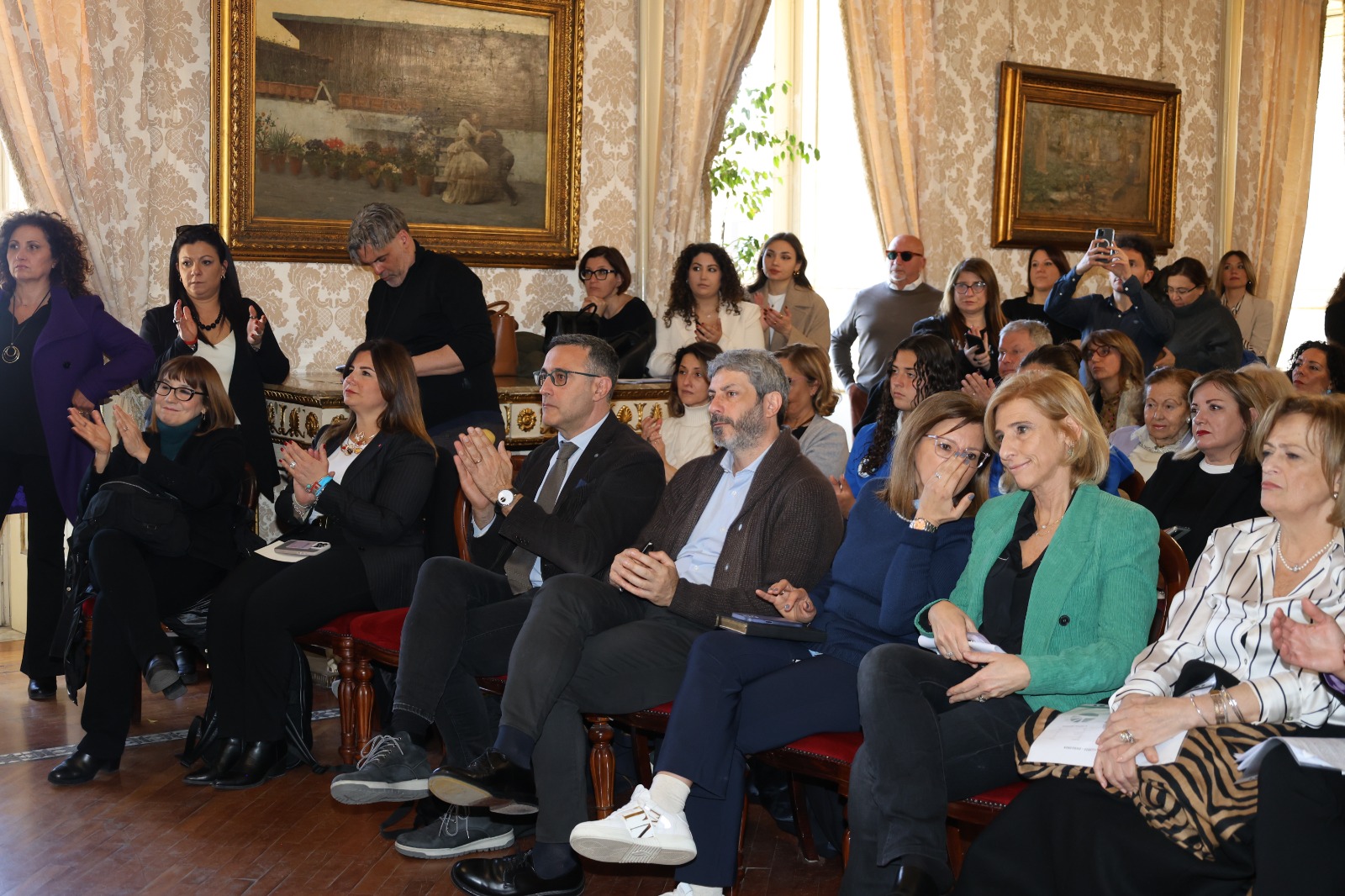 Violenza di genere, aumentano i casi. Parte la rassegna “La donna e il tempo di cambiare”