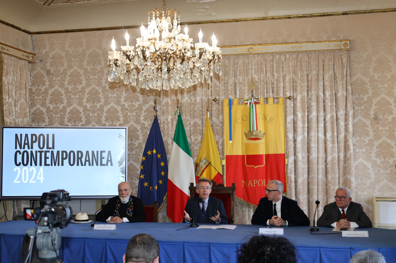 La Venere degli stracci risorge in Piazza Municipio a Napoli